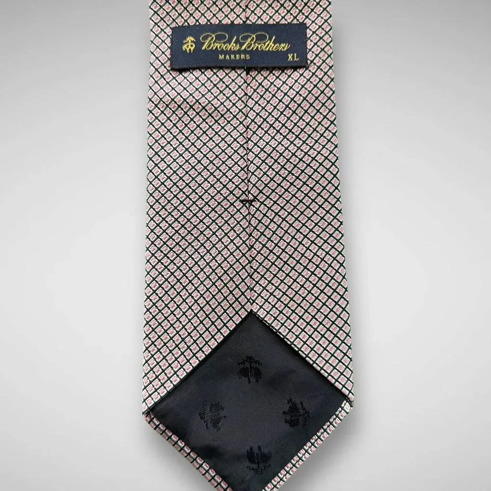 Brooks Brothers Makers Mens Navy Blue Pink Silk Neck‎ Tie Made In USA